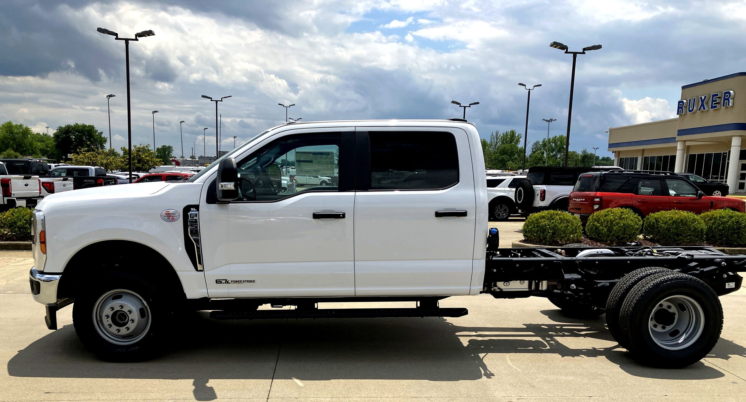 2025 Ford F-350 XL photo 2