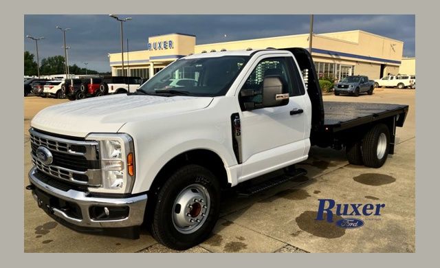2024 Ford F-350 Super Duty Chassis Cab