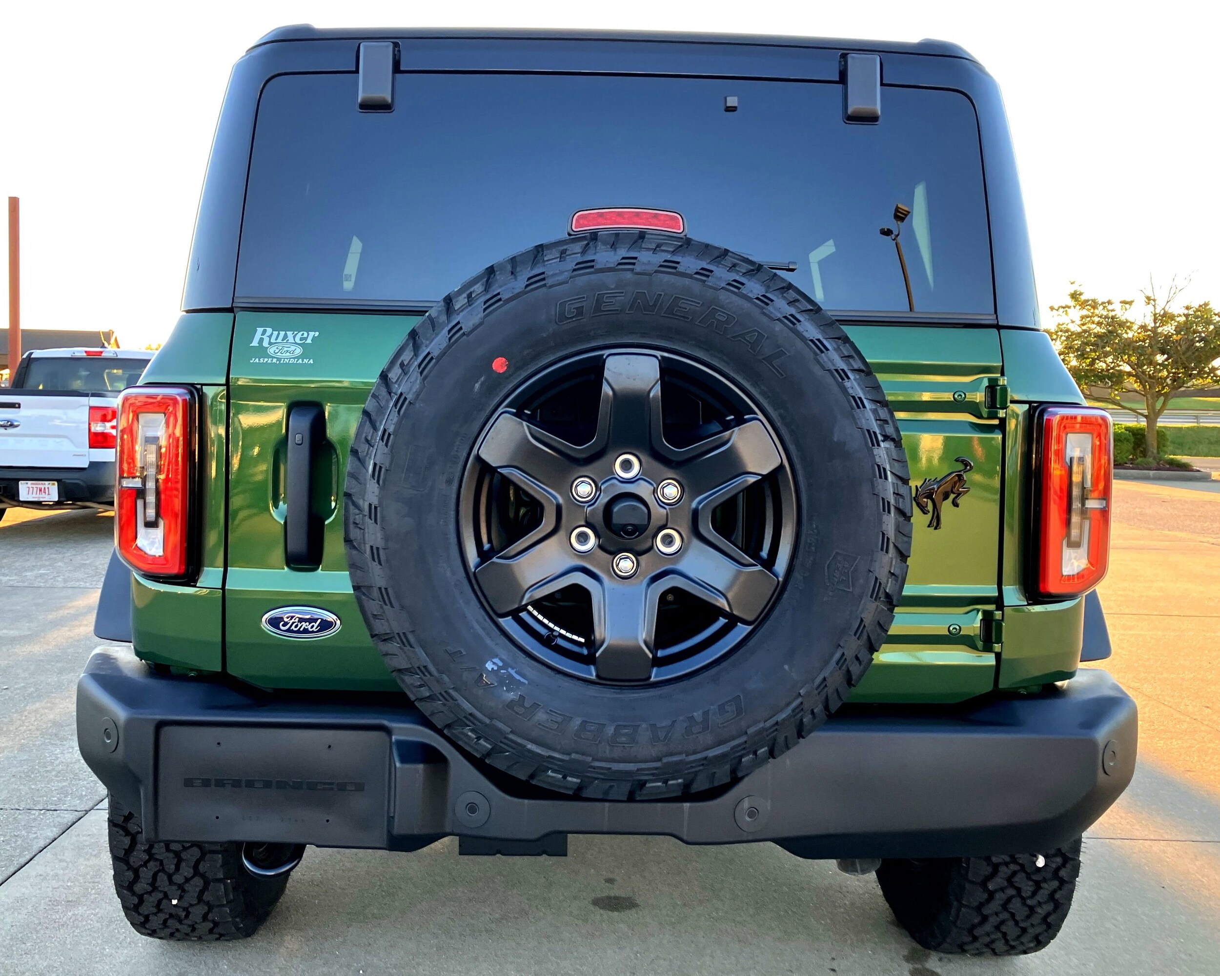 2025 Ford Bronco Outer Banks photo 3