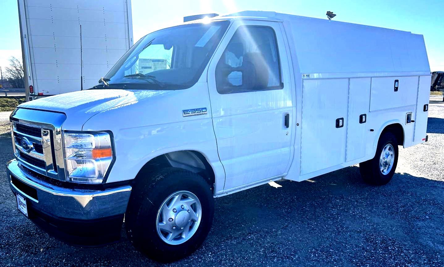 2025 Ford E-350 Base photo 3