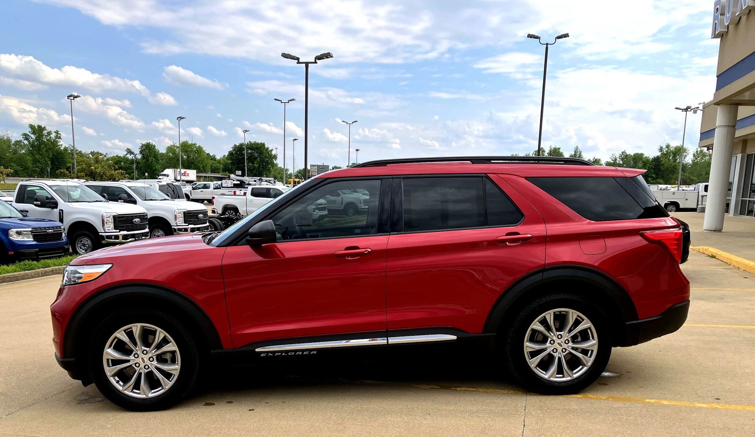 Certified 2022 Ford Explorer XLT with VIN 1FMSK8DH4NGA33563 for sale in Jasper, IN