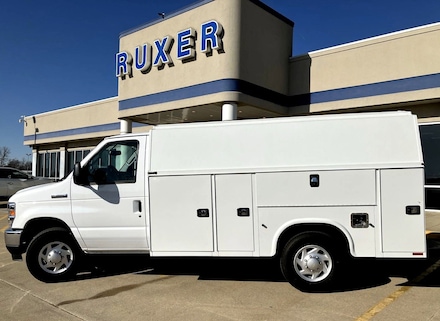 2025 Ford E-Series Cutaway E-350 SRW 138 WB Jasper, IN