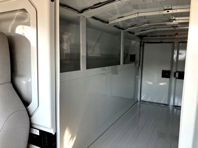 2025 Ford E-Series Cutaway Base - Photo 24