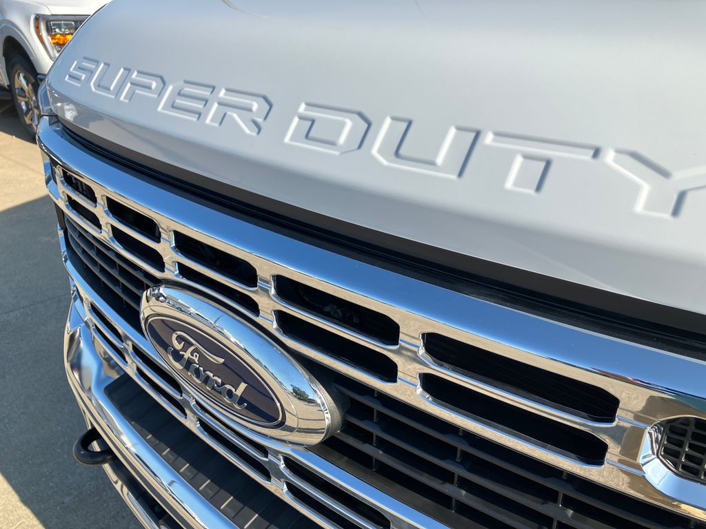 2025 Ford F-350 Super Duty Chassis Cab XL - Photo 10