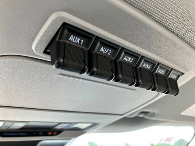 2025 Ford F-350 Super Duty Chassis Cab XL - Photo 28