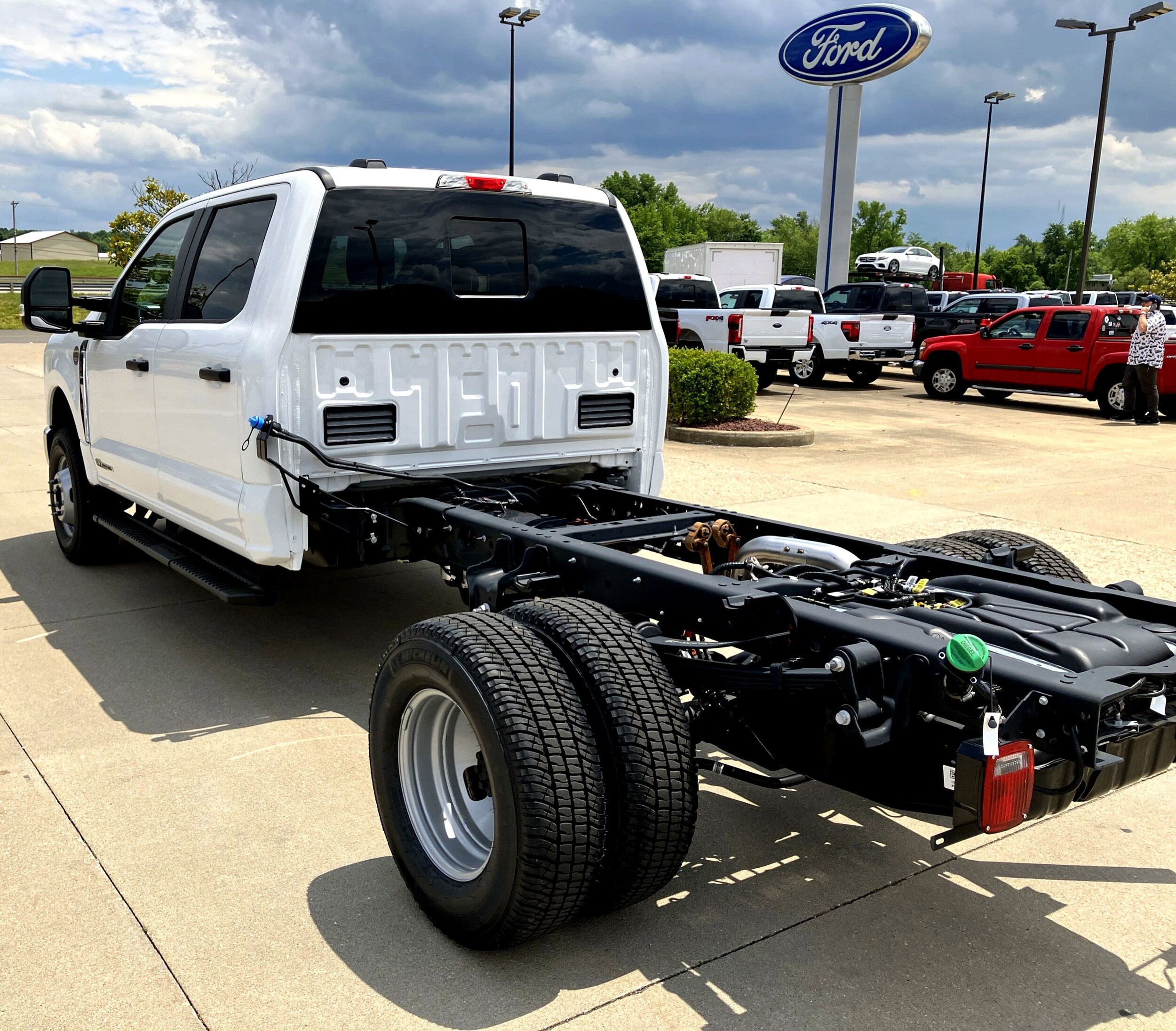 2025 Ford F-350 XL photo 3