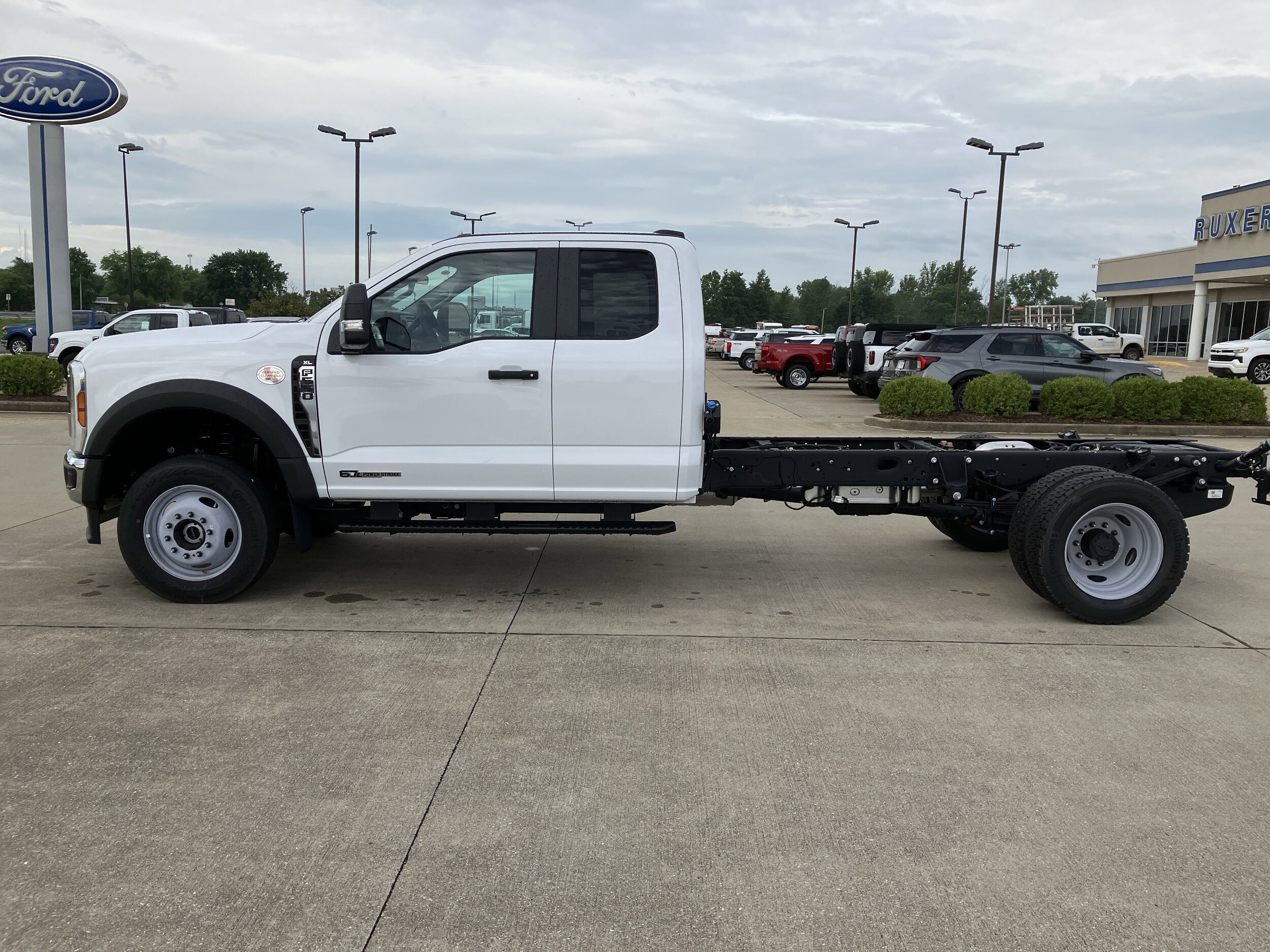 2025 Ford F-550 XL photo 2