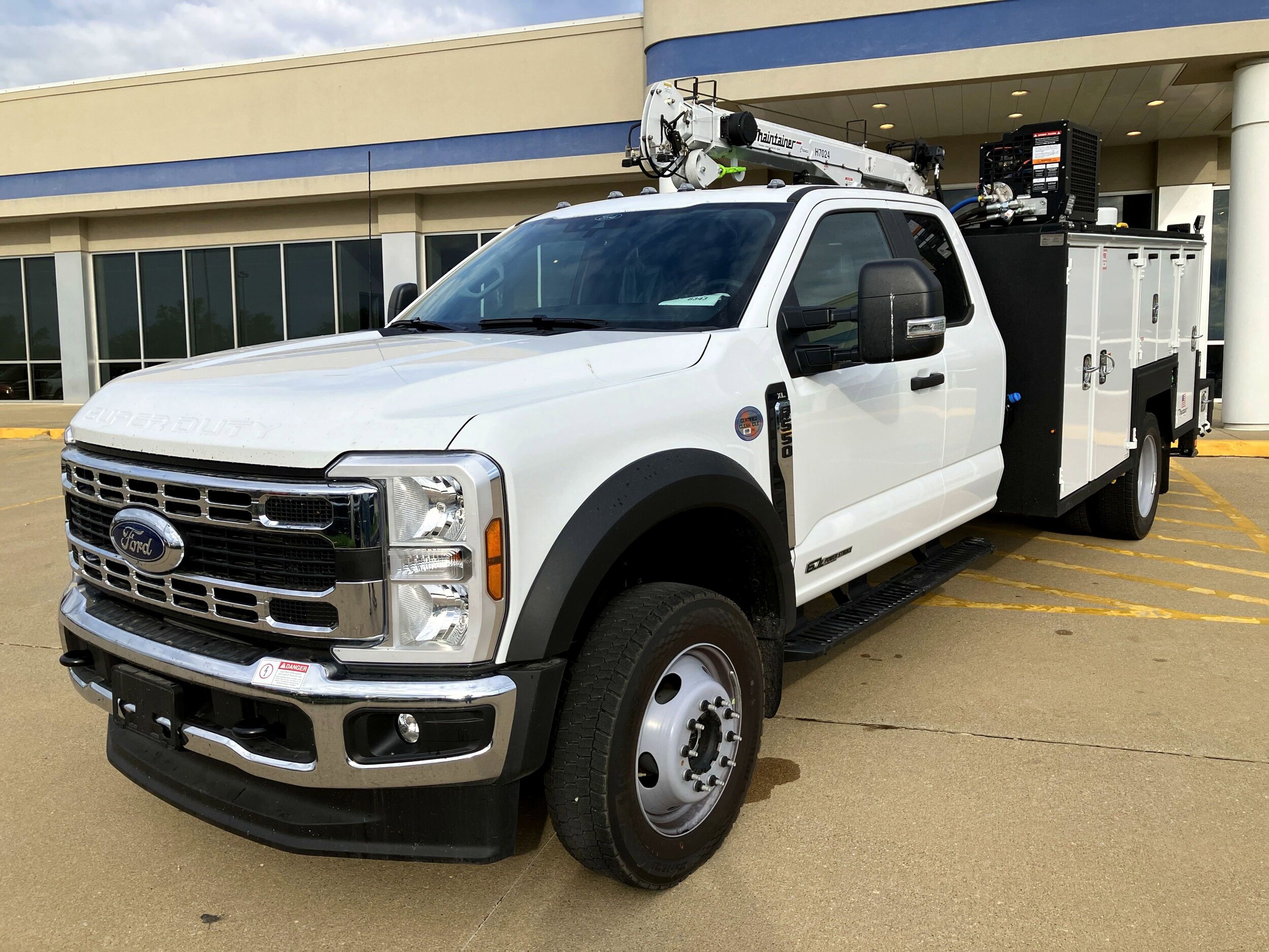 2025 Ford F-550 XL photo 2
