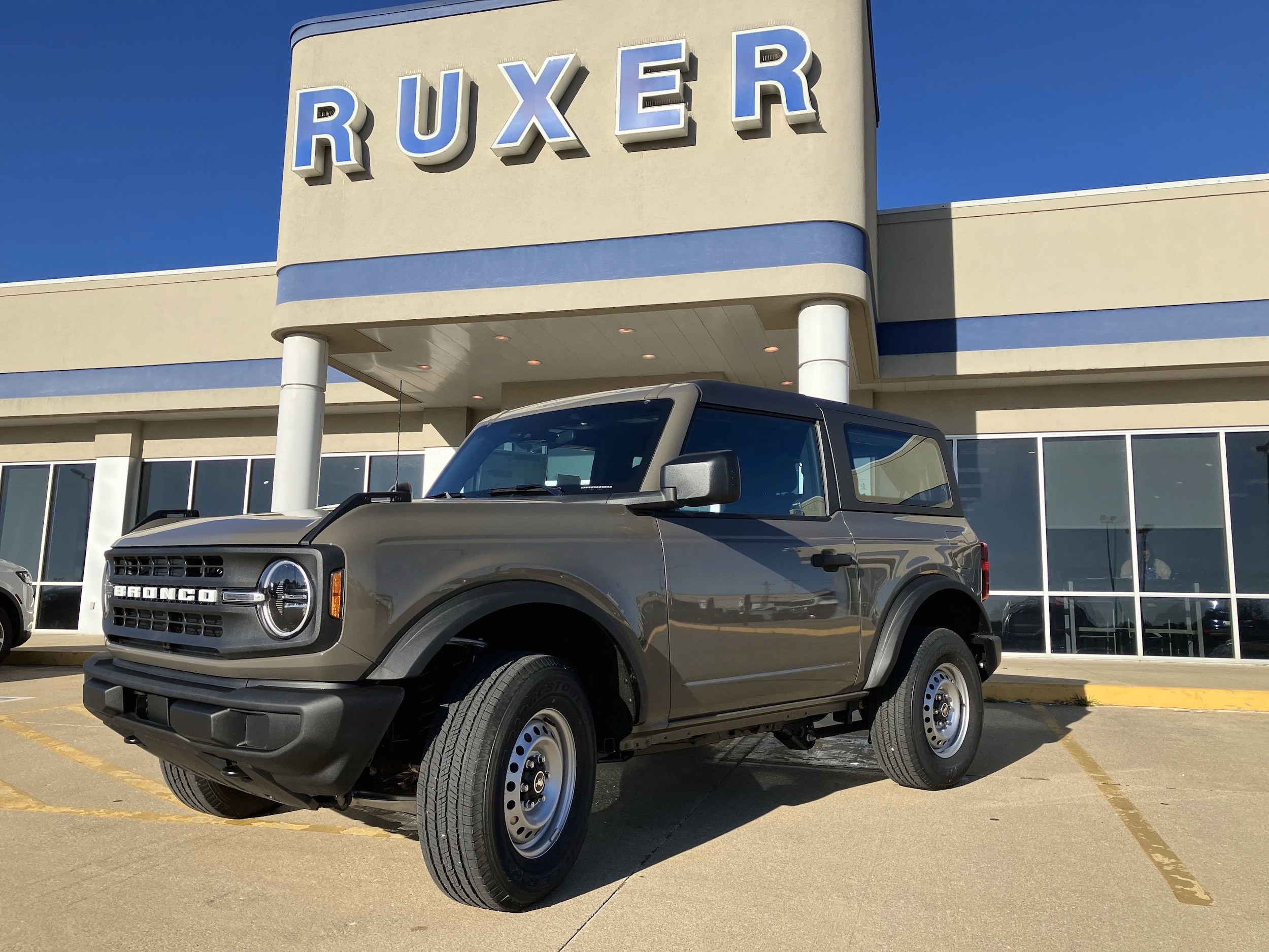 2025 Ford Bronco 2-Door Base's photo