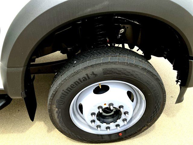 2024 Ford F-550 Super Duty Chassis Cab XL - Photo 14