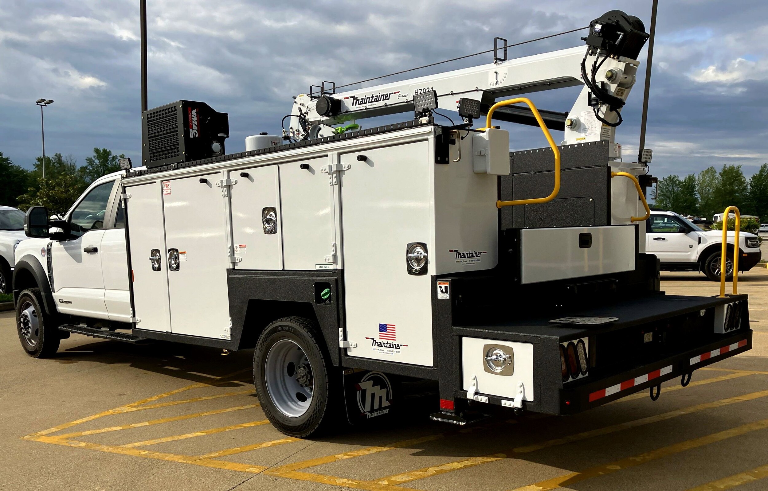 2025 Ford F-550 XL photo 4