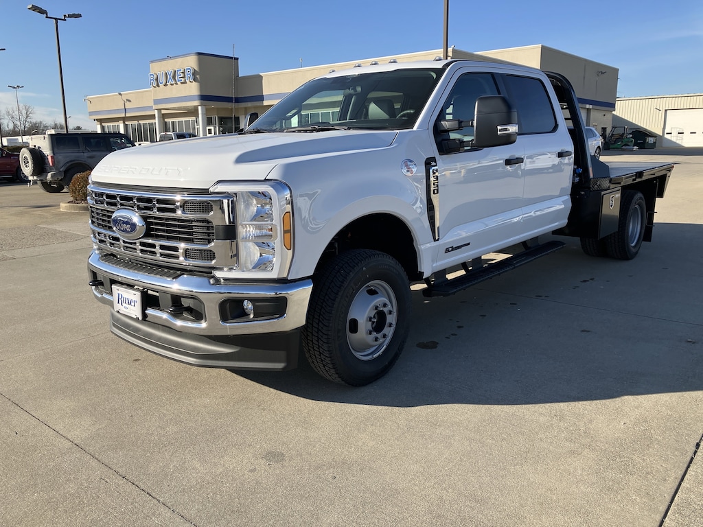 New 2025 Ford Super Duty F-350 DRW XL XL 4WD Crew Cab 179 WB 60 CA