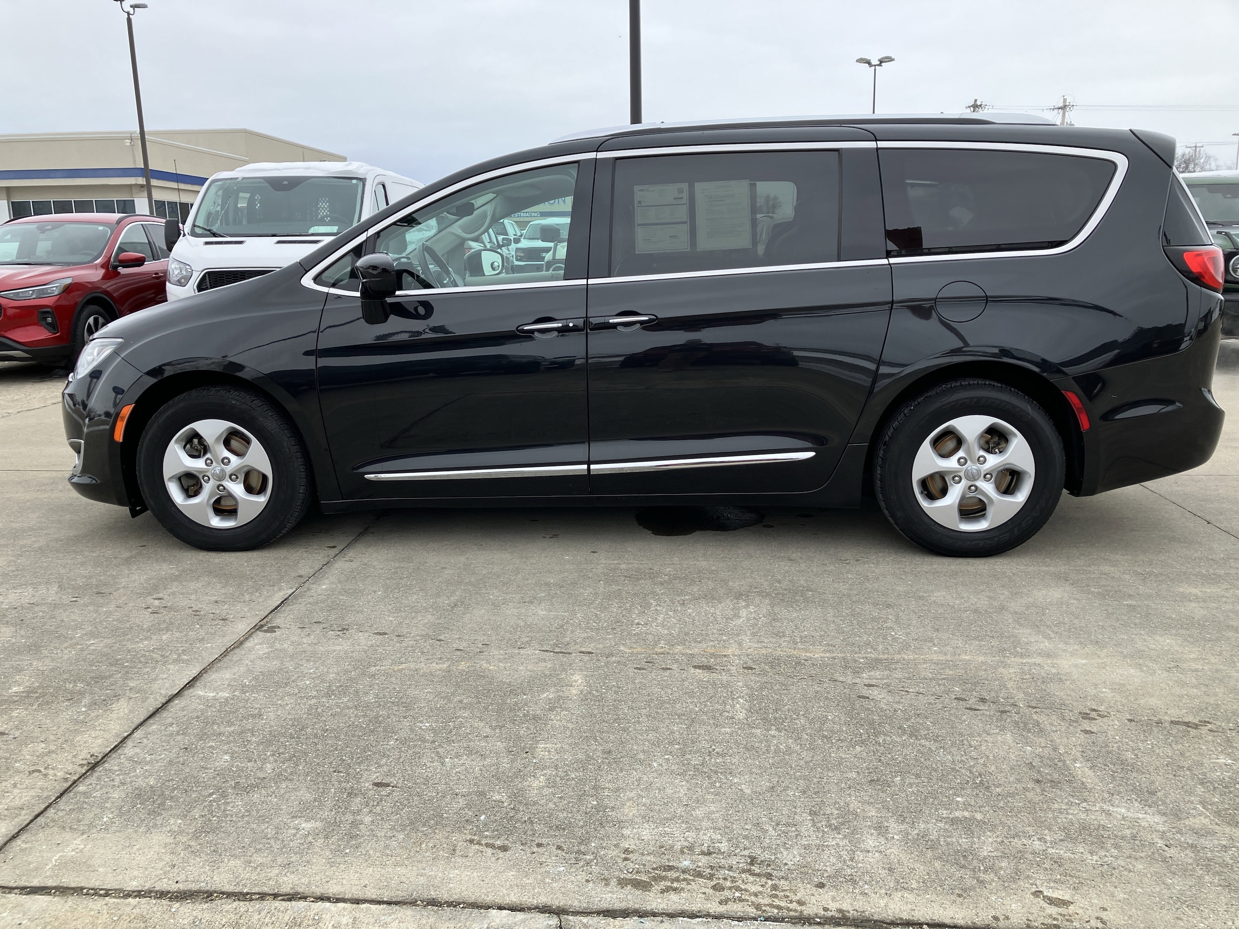 Used 2017 Chrysler Pacifica Touring-L Plus with VIN 2C4RC1EG5HR811059 for sale in Jasper, IN