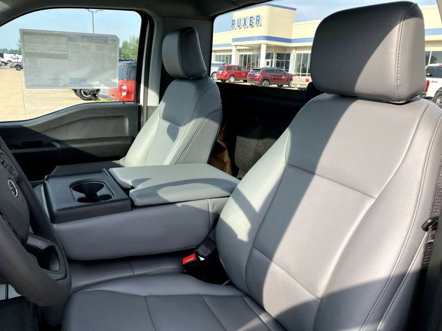 2025 Ford F-350 Super Duty Chassis Cab XL - Photo 35