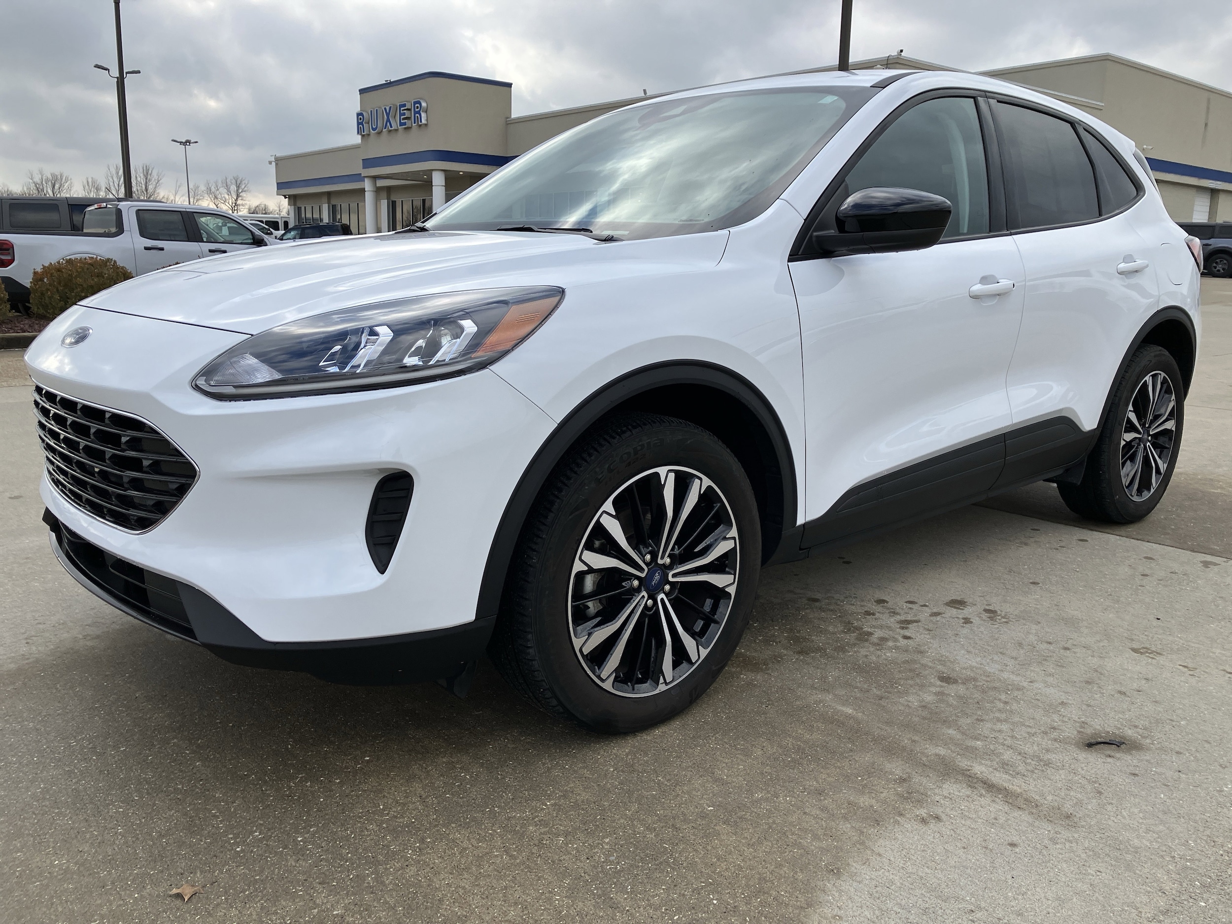 2022 Ford Escape SE's photo