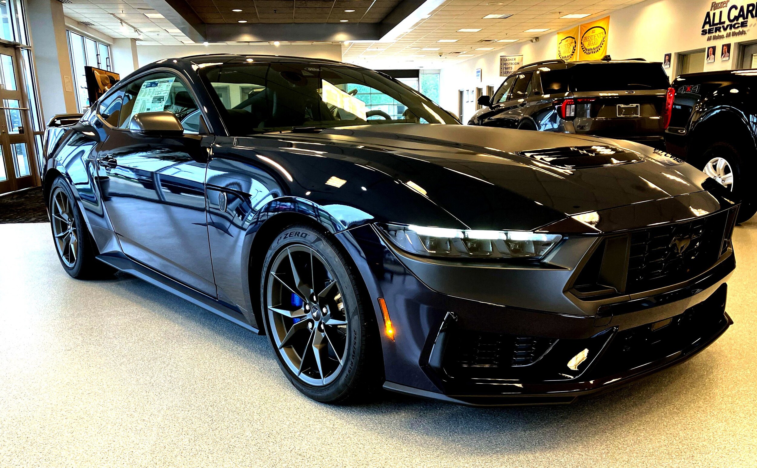 2025 Ford Mustang Dark Horse Premium photo 2