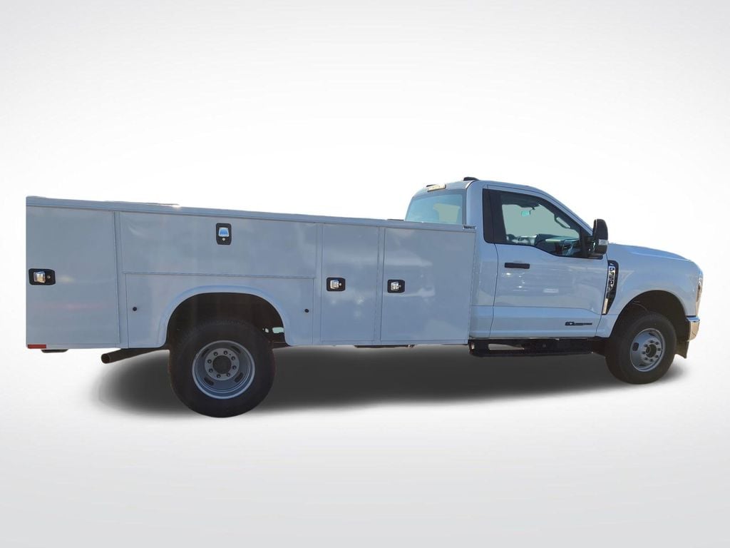 2025 Ford F-350 Super Duty Chassis Cab XL - Photo 6