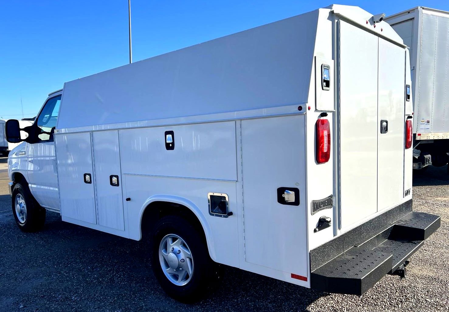 2025 Ford E-350 Base photo 4