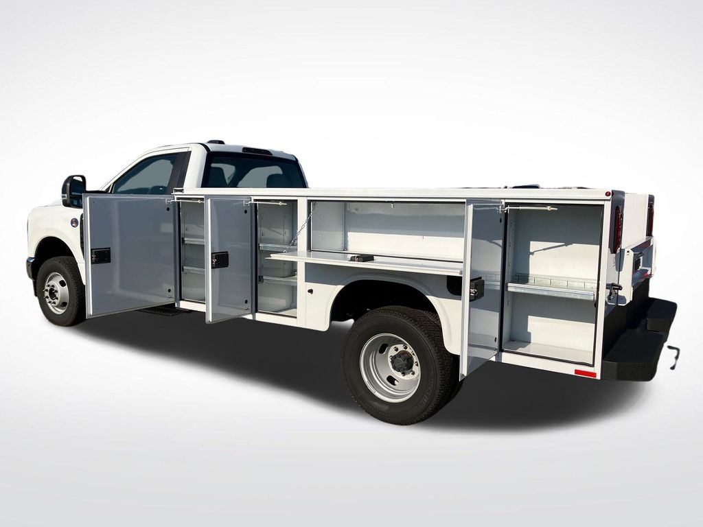 2025 Ford F-350 Super Duty Chassis Cab XL - Photo 20