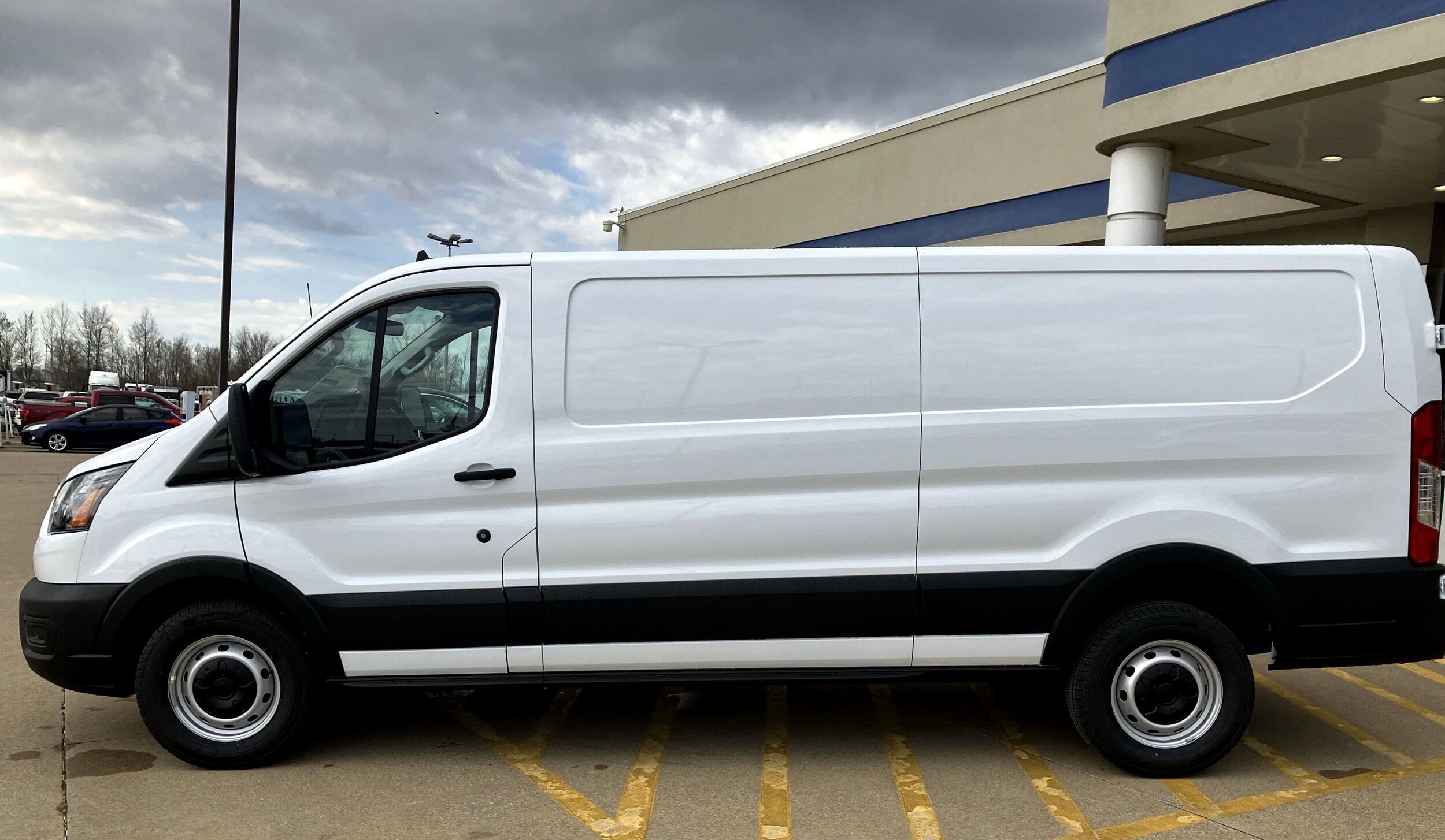 2025 Ford Transit Cargo Van photo 3