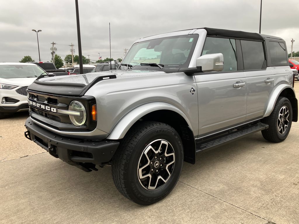 2024 Ford Bronco Outer Banks 4x4's photo