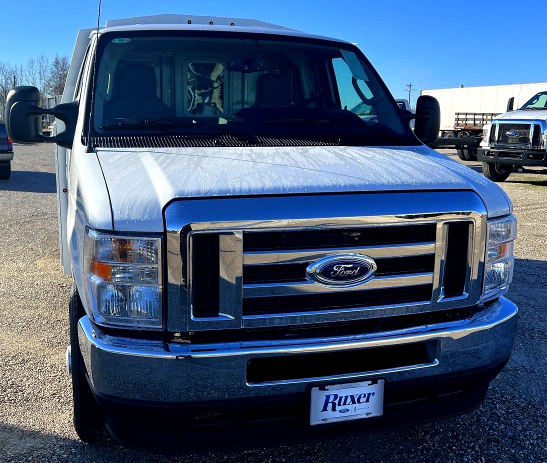 2025 Ford E-350 Base photo 2