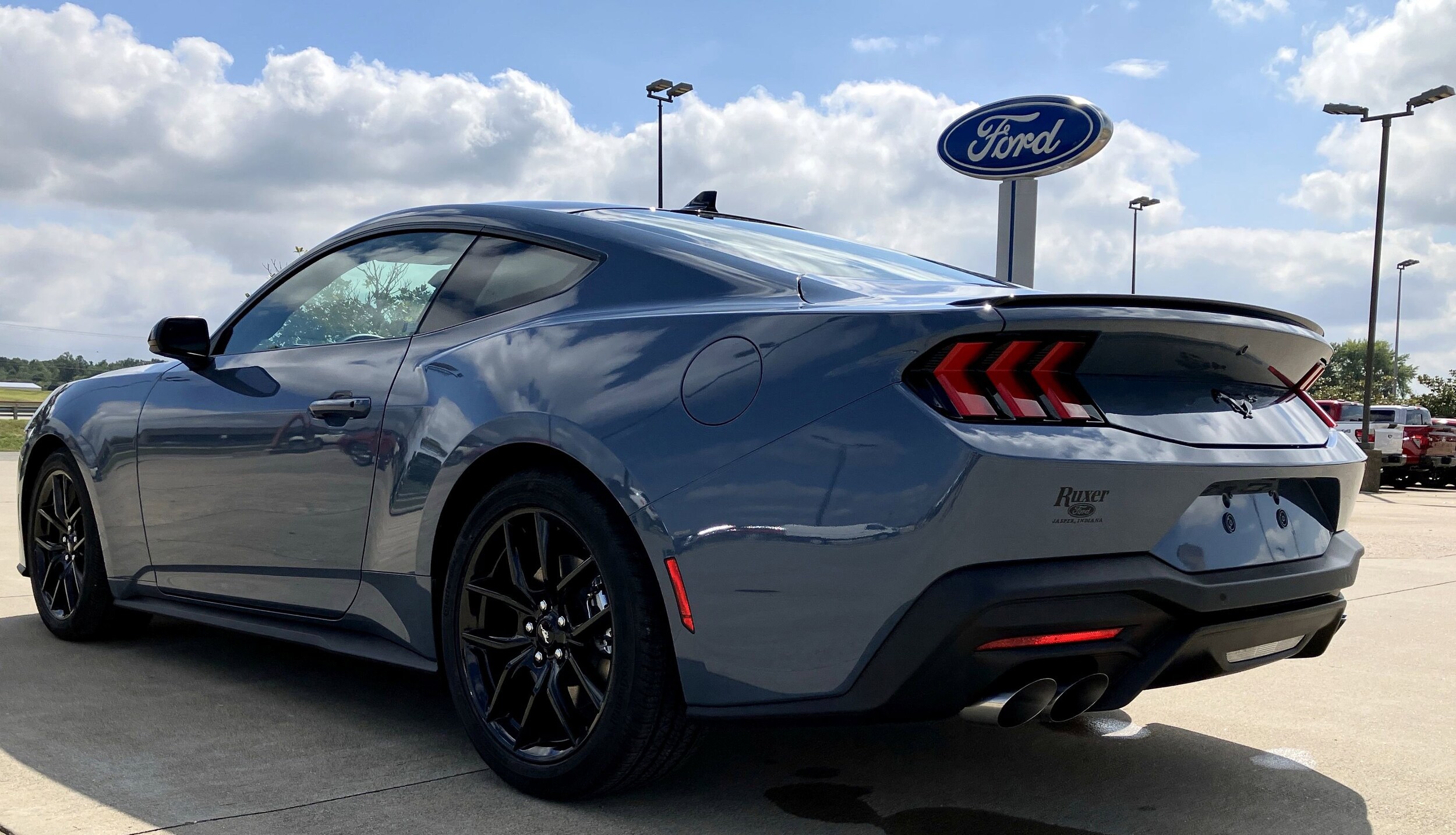 2025 Ford Mustang EcoBoost Premium photo 2