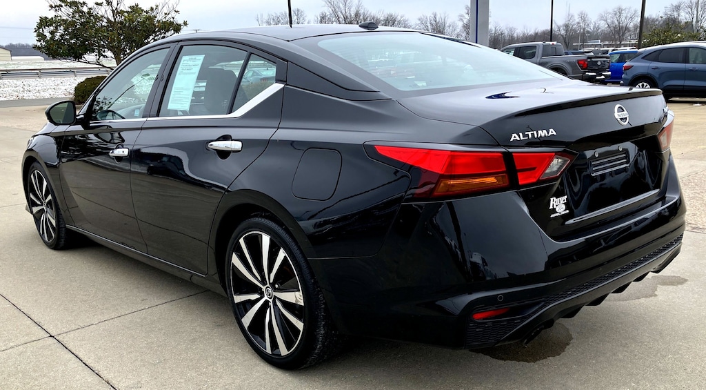 Used 2019 Nissan Altima 2.5 Platinum Sedan