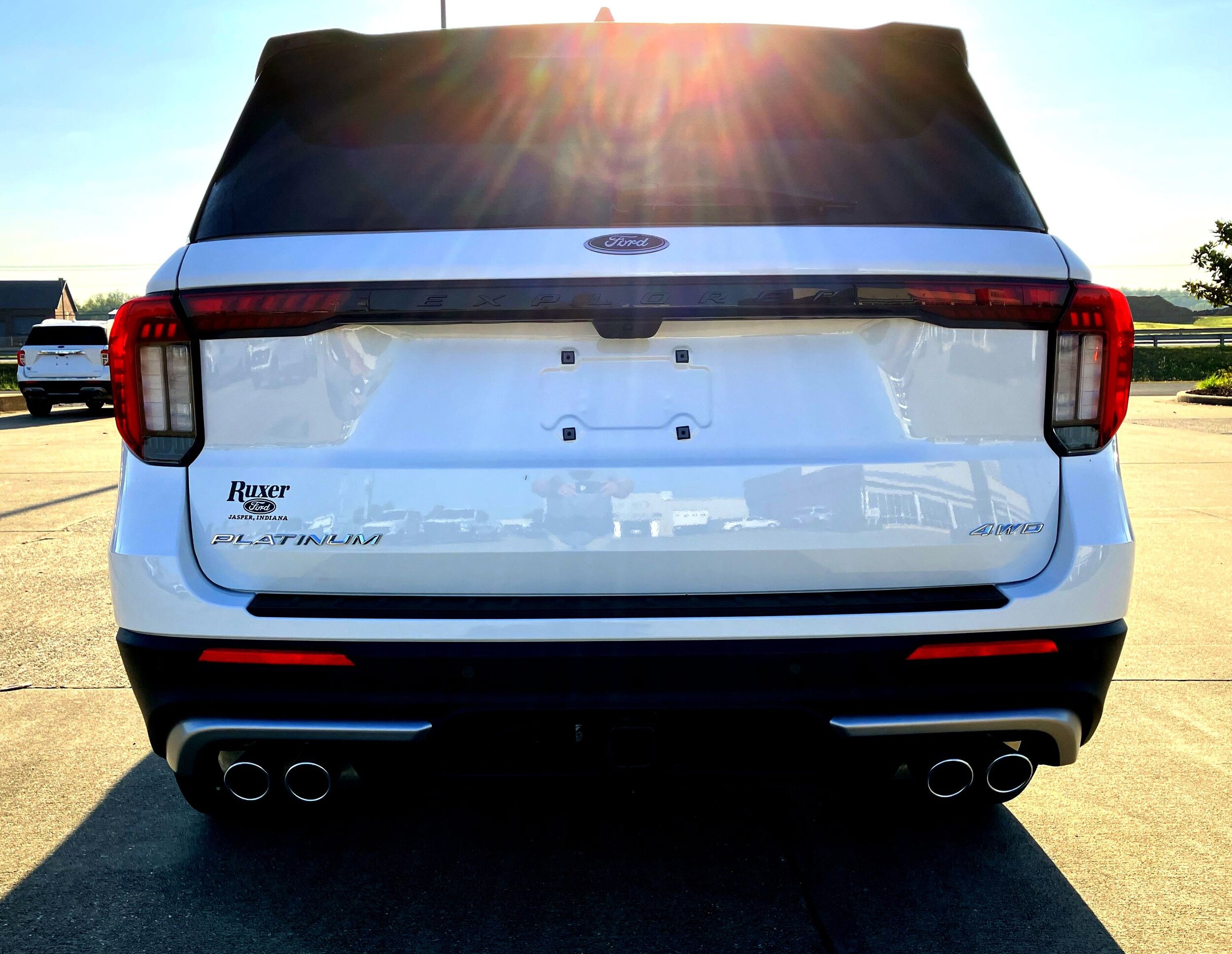 2025 Ford Explorer Platinum photo 3
