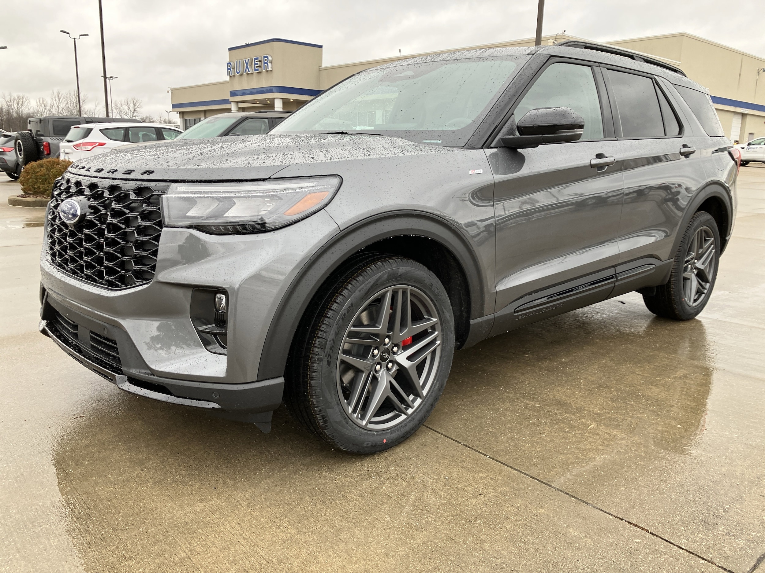 2026 Ford Explorer ST-LINE's photo