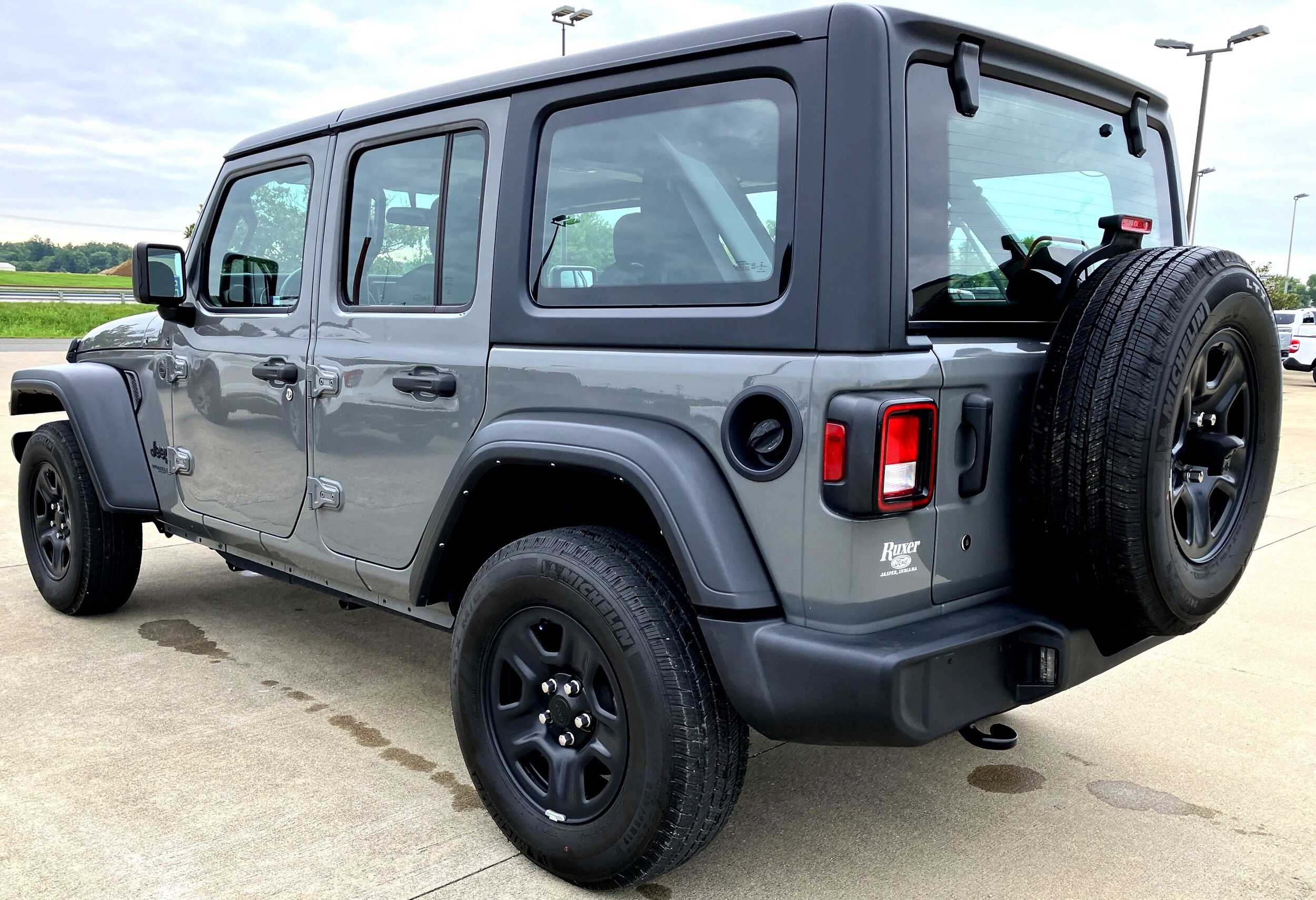 2022 Jeep Wrangler Unlimited Sport photo 3