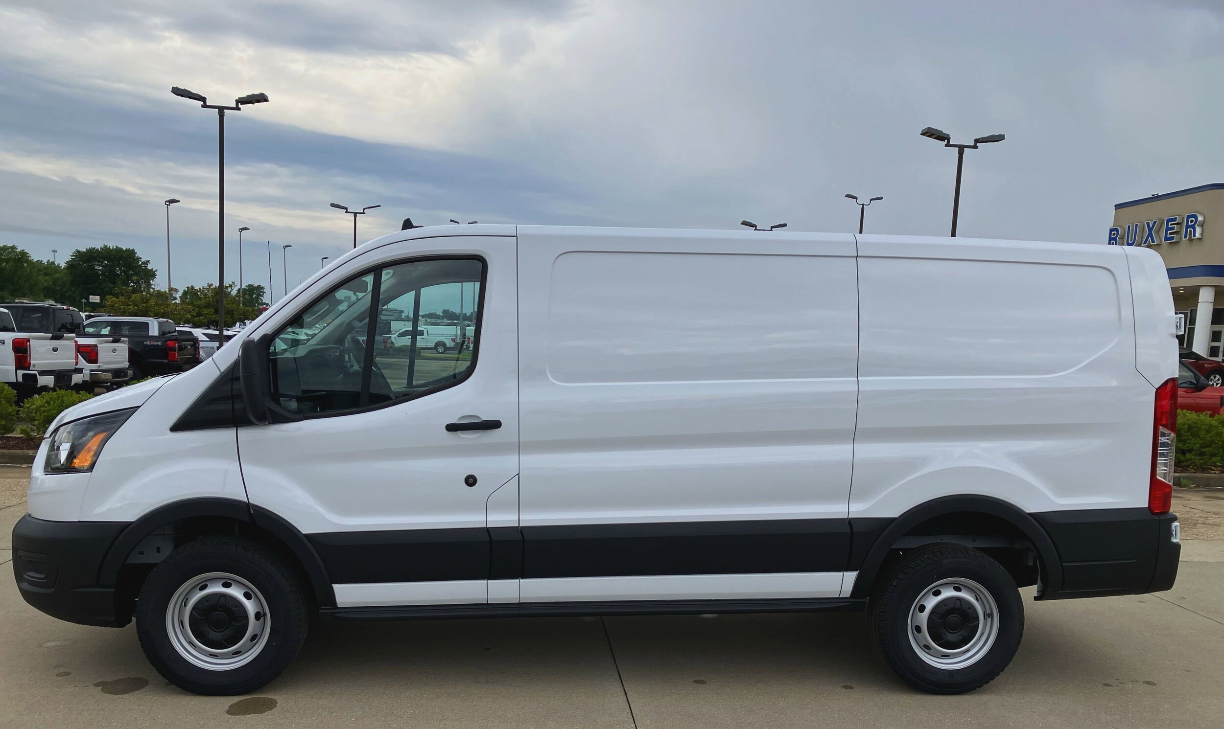 2025 Ford Transit Cargo Van photo 2