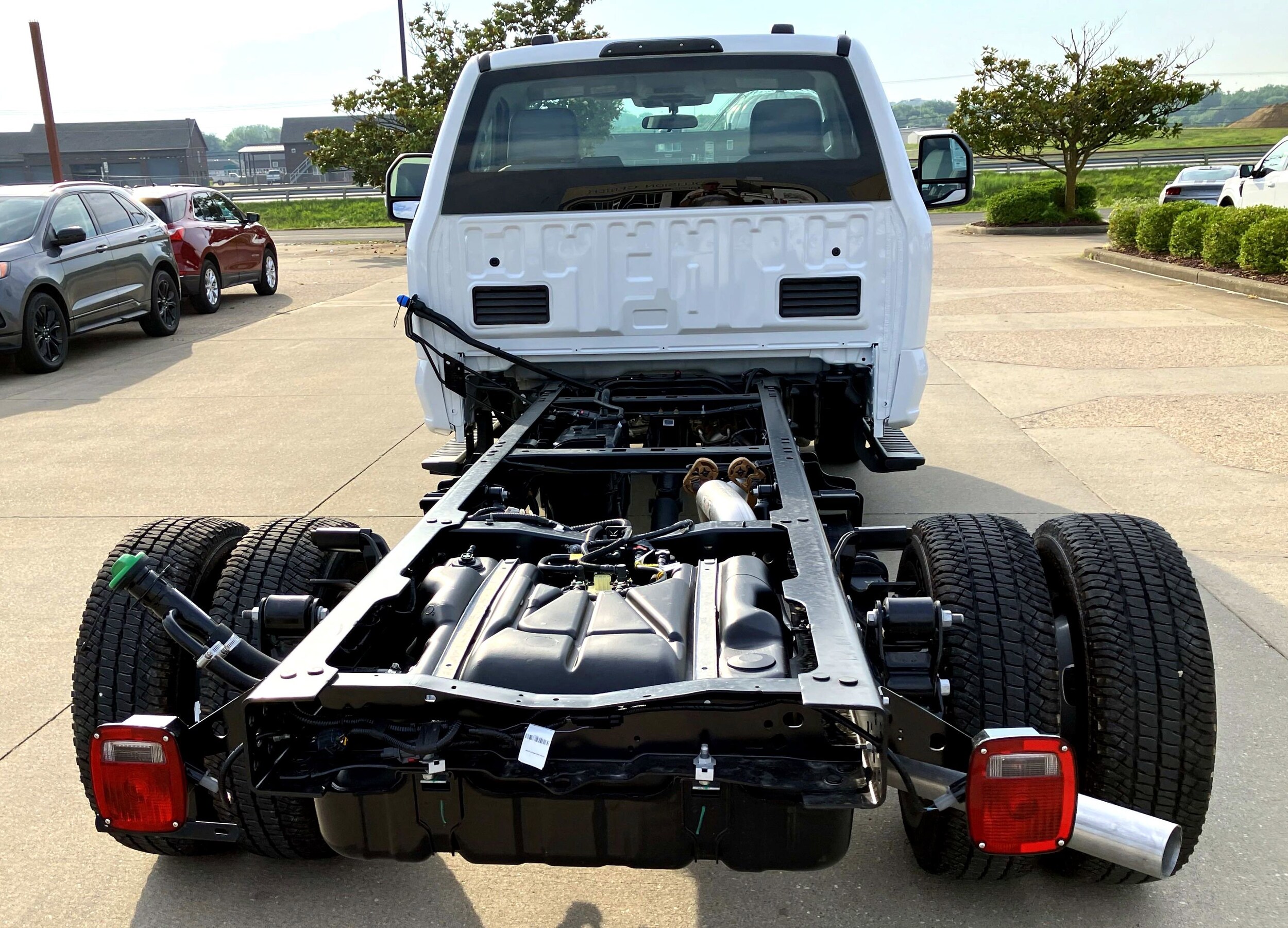 2025 Ford F-350 photo 2