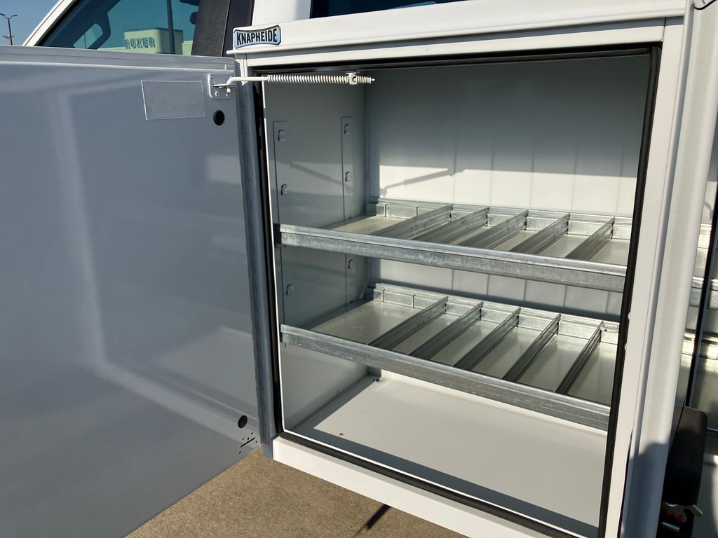 2025 Ford F-350 Super Duty Chassis Cab XL - Photo 18