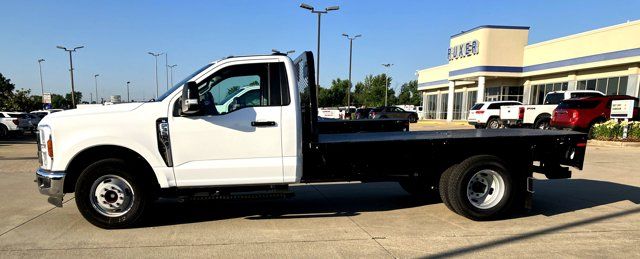2024 Ford F-350 Super Duty Chassis Cab XL - Photo 6