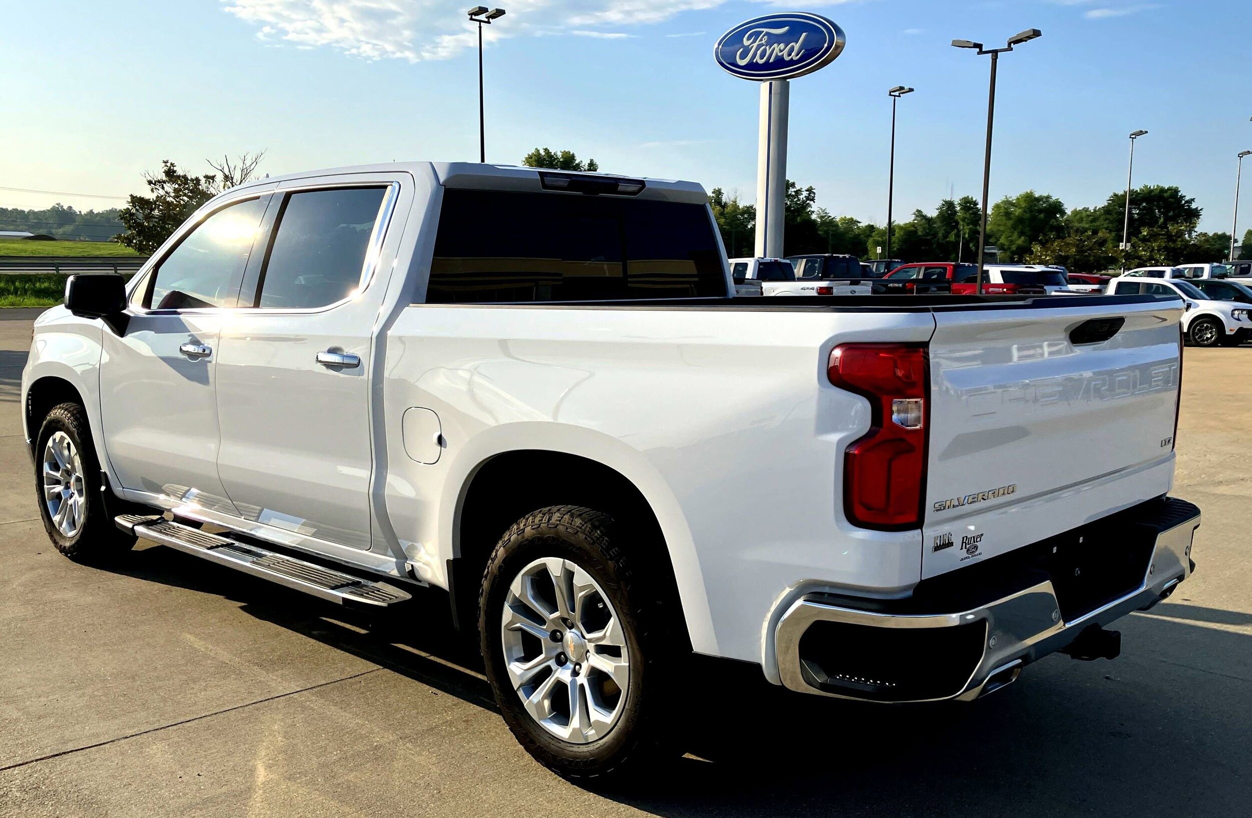 2024 Chevrolet Silverado 1500 LTZ photo 2