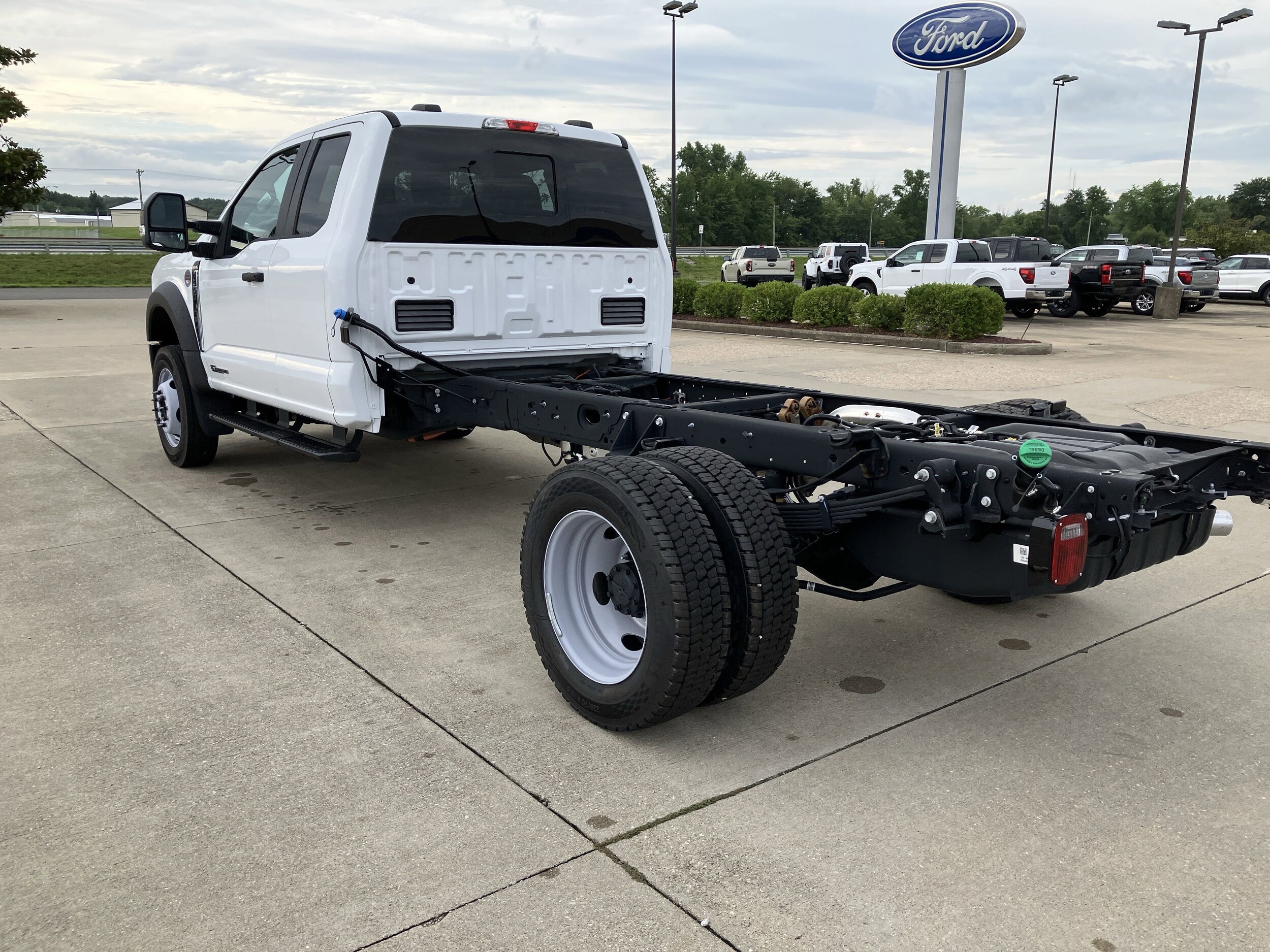 2025 Ford F-550 XL photo 3
