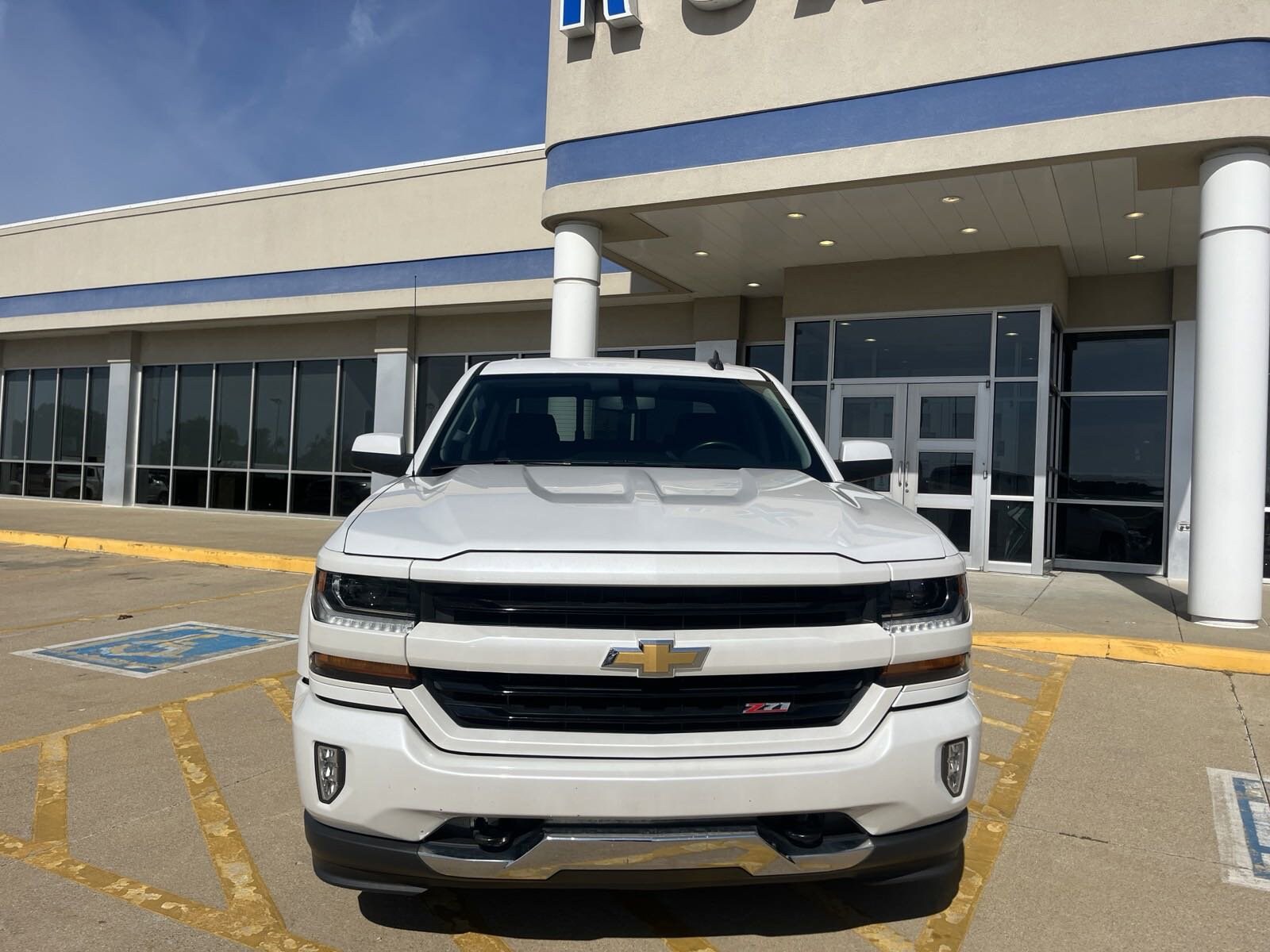 Used 2018 Chevrolet Silverado 1500 LT Z71 with VIN 3GCUKREH5JG314786 for sale in Jasper, IN