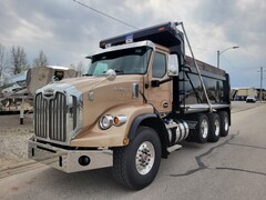 2025 Autocar DC64