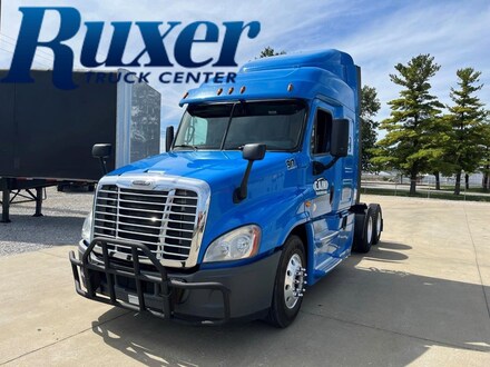 Featured Pre-Owned Commercial 2015 Freightliner CA125 48 MR Sleeper for sale near you in Jasper, IN