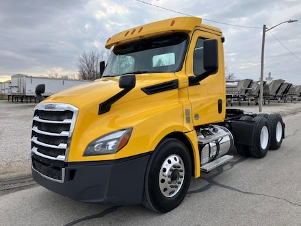 Featured Pre-Owned Commercial 2019 Freightliner CA125 Daycab Daycab for sale near you in Jasper, IN