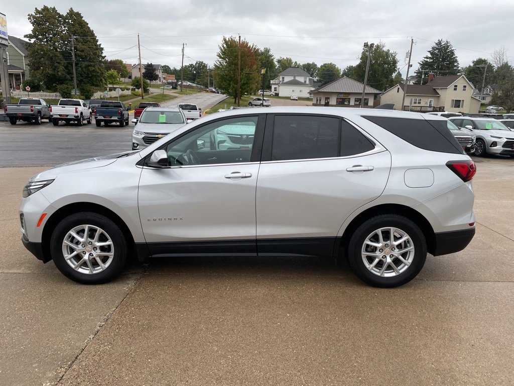 Used 2022 Chevrolet Equinox LT with VIN 3GNAXUEV9NL266016 for sale in Waukon, IA