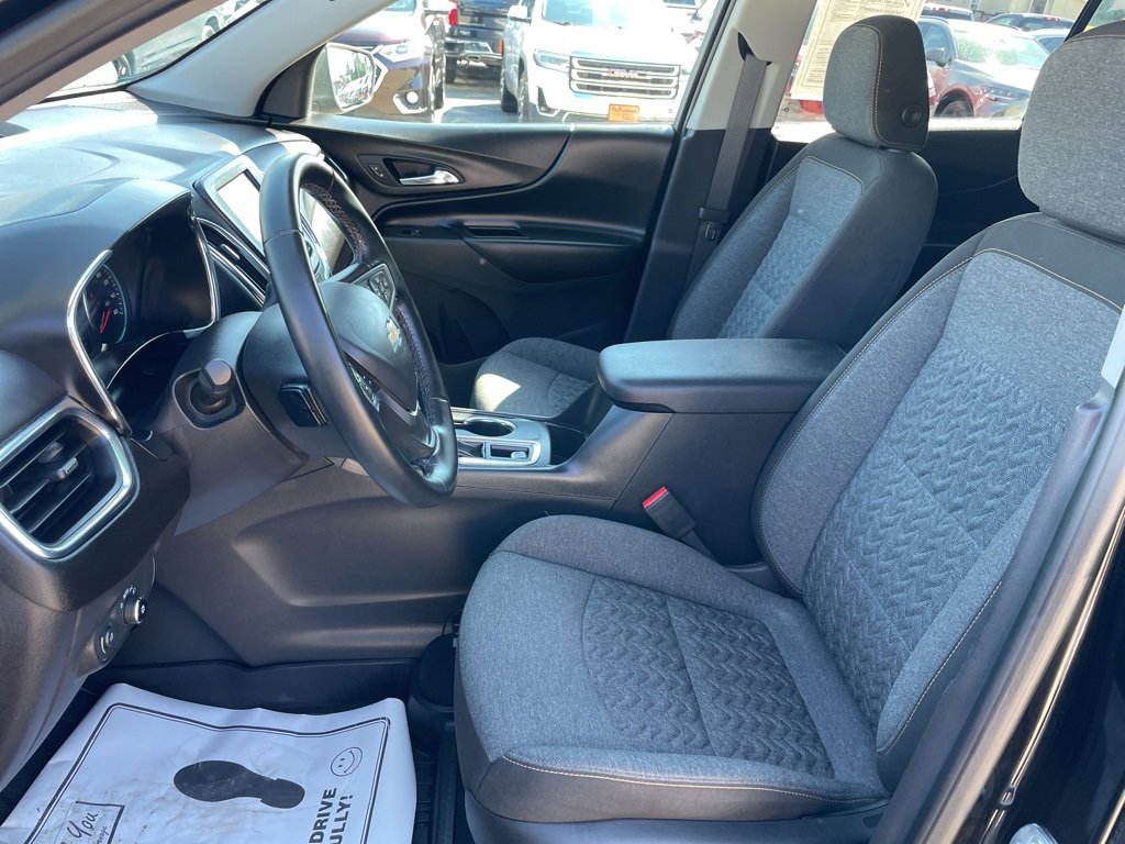 2023 Chevrolet Equinox photo 3