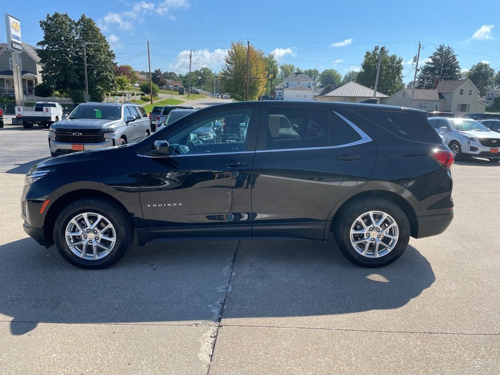 2023 Chevrolet Equinox photo 2