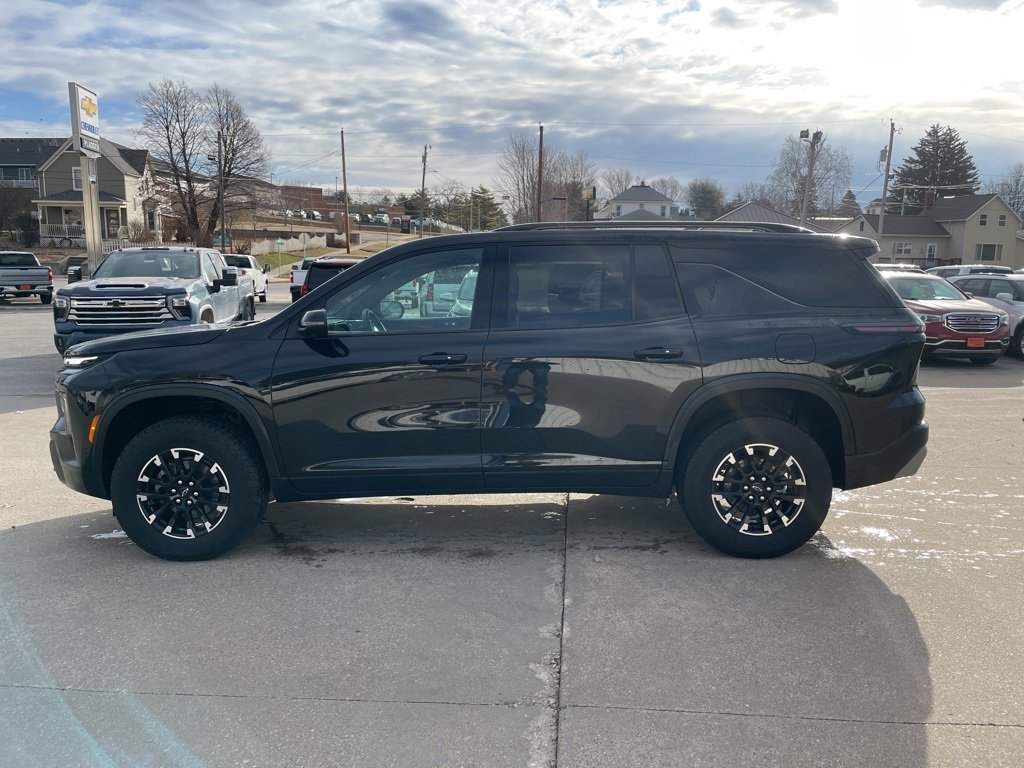 2024 Chevrolet Traverse Z71 photo 2