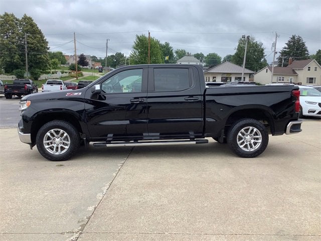 Used 2022 Chevrolet Silverado 1500 LT with VIN 3GCUDDED5NG573472 for sale in Waukon, IA