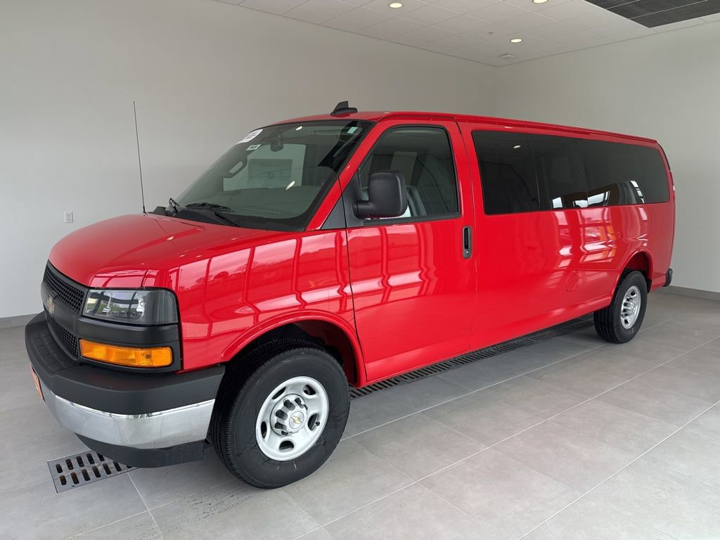 2025 Chevrolet Express 3500 LS Extended's photo