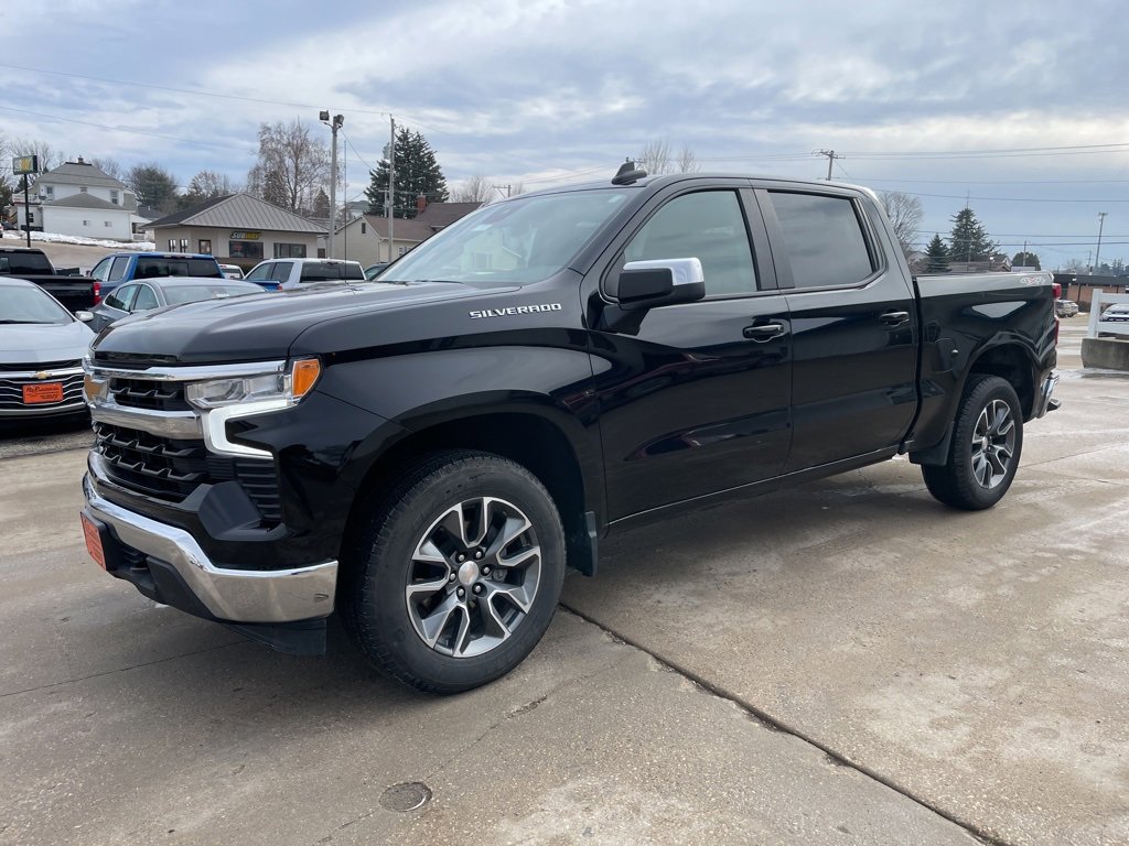 2024 Chevrolet Silverado LT's photo