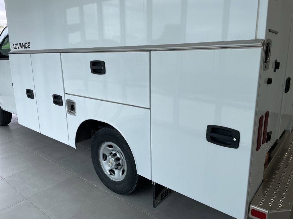 New 2026 Chevrolet Express Cutaway 3500 1WT Cutaway Van