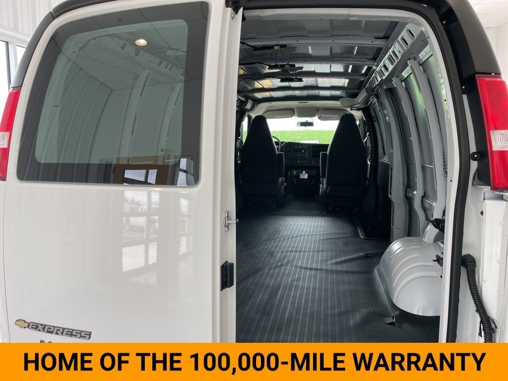2025 Chevrolet Express Cargo Work Van - Photo 18